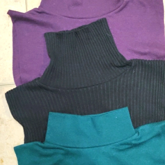 Faux women's turtlenecks. Cotton, Polyester and Spandex. Made in USA - Picture 2 of 3